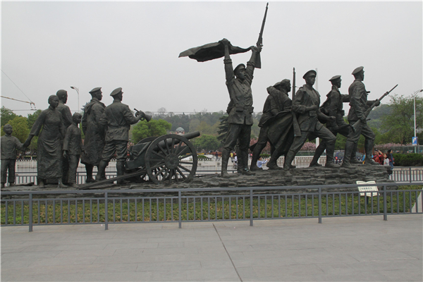 廣場紅軍銅雕.jpg 廣場紅軍銅雕.jpg